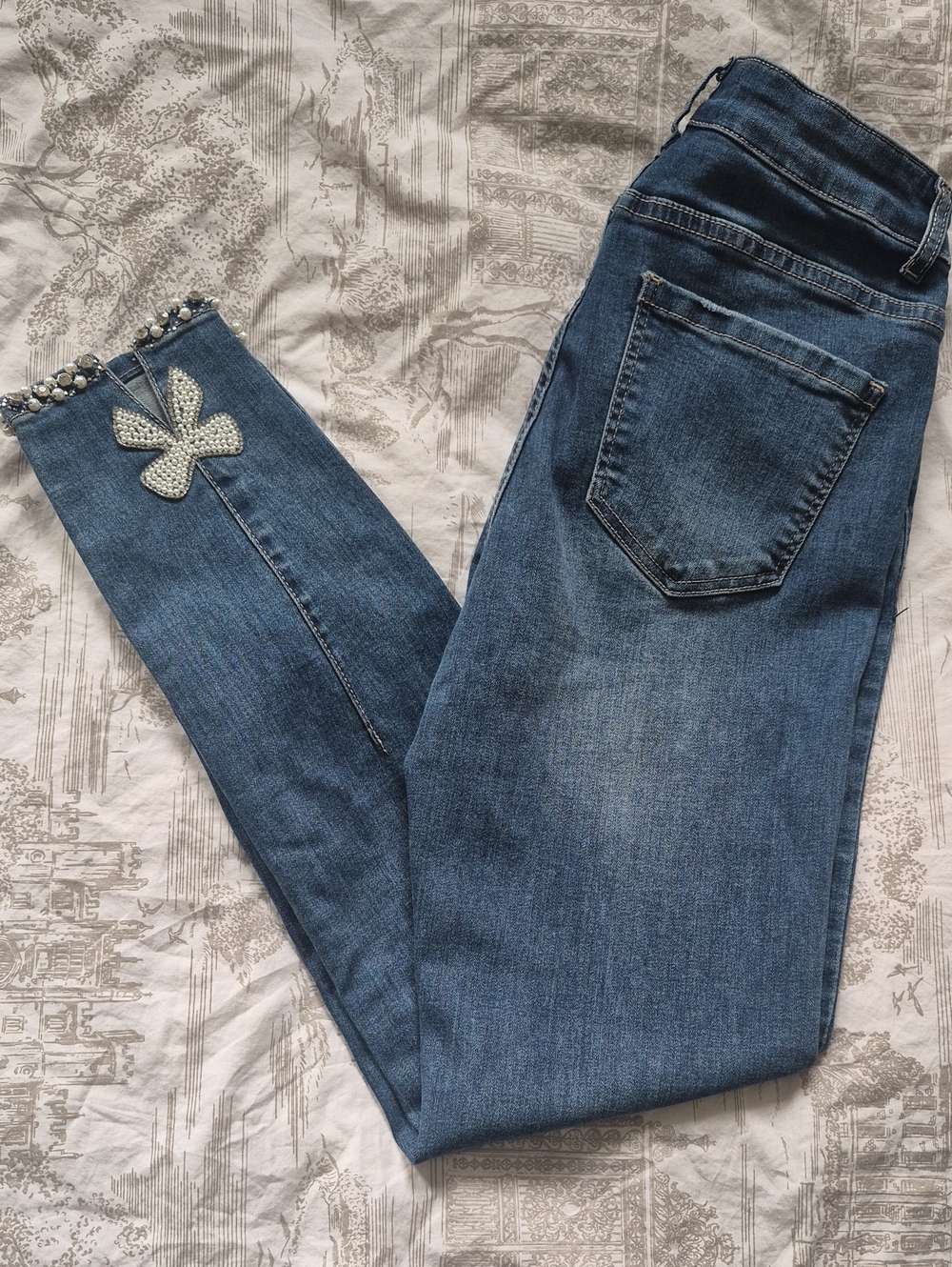 Frank Lyman Pearl & Crystal Bow Slim Leg Coquette, Ballerina Core Jeans